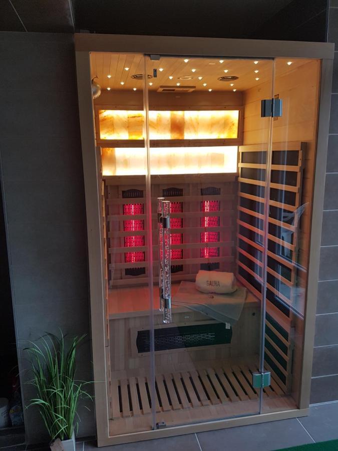 Kriszta Apartmanhaz Apartment Balatonlelle Exterior foto