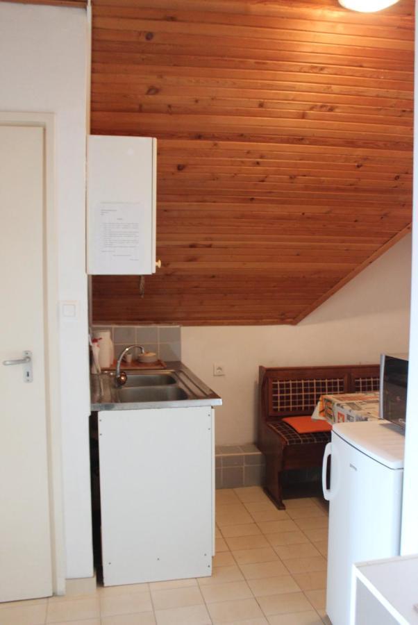 Kriszta Apartmanhaz Apartment Balatonlelle Exterior foto