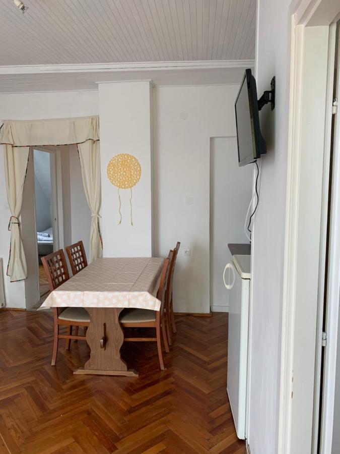 Kriszta Apartmanhaz Apartment Balatonlelle Exterior foto
