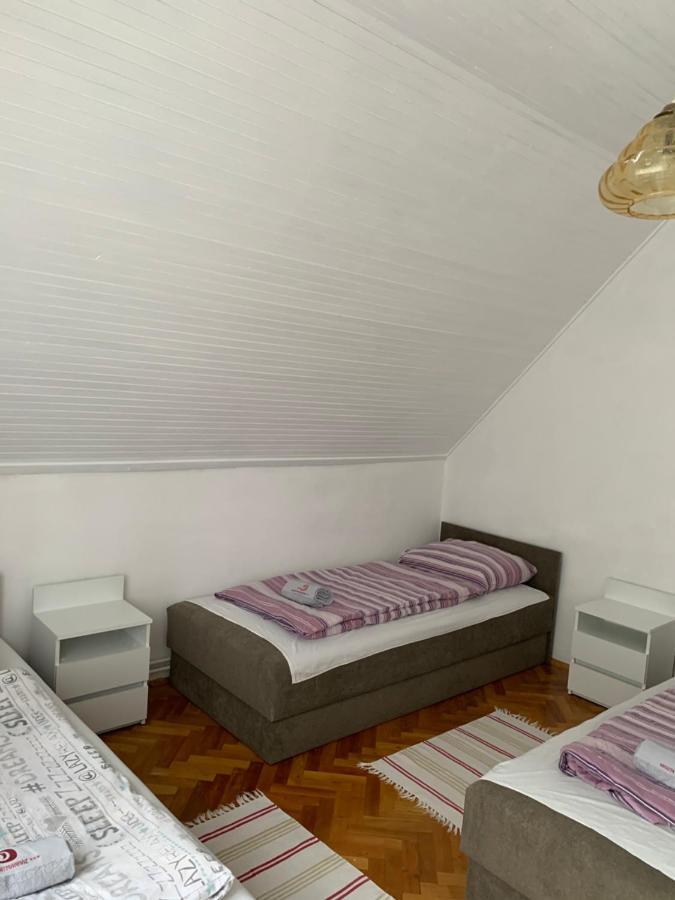 Kriszta Apartmanhaz Apartment Balatonlelle Exterior foto