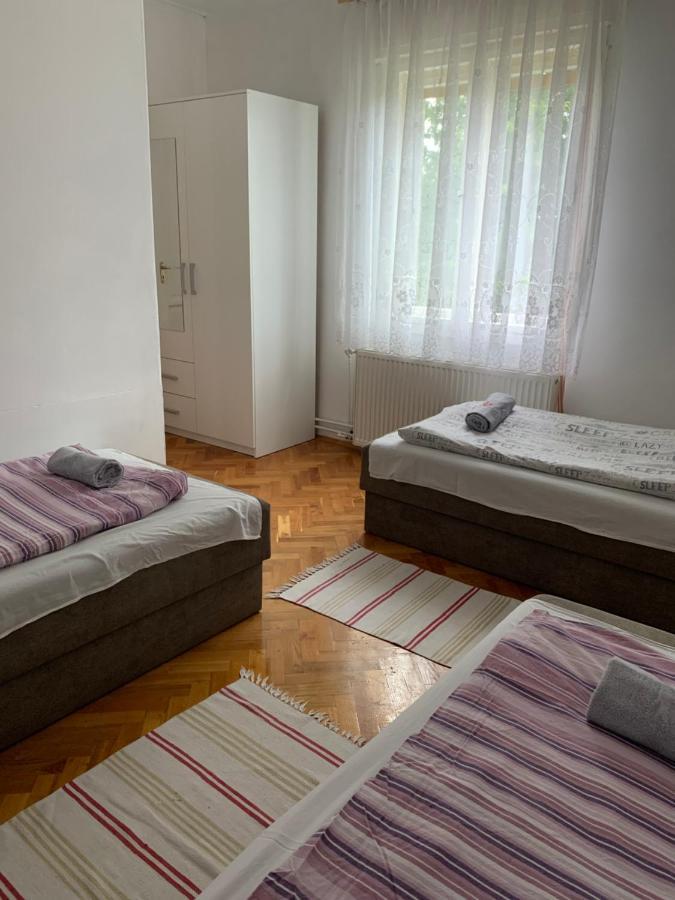 Kriszta Apartmanhaz Apartment Balatonlelle Exterior foto