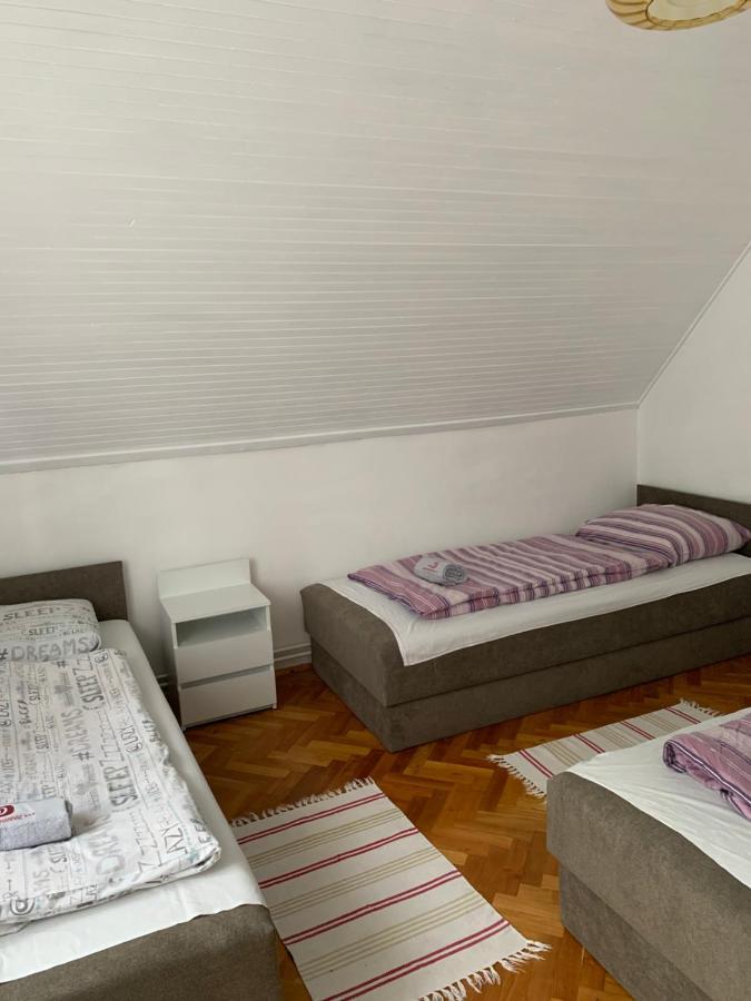 Kriszta Apartmanhaz Apartment Balatonlelle Exterior foto