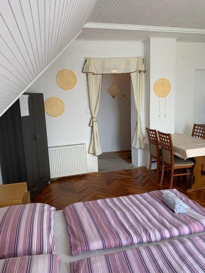Kriszta Apartmanhaz Apartment Balatonlelle Exterior foto
