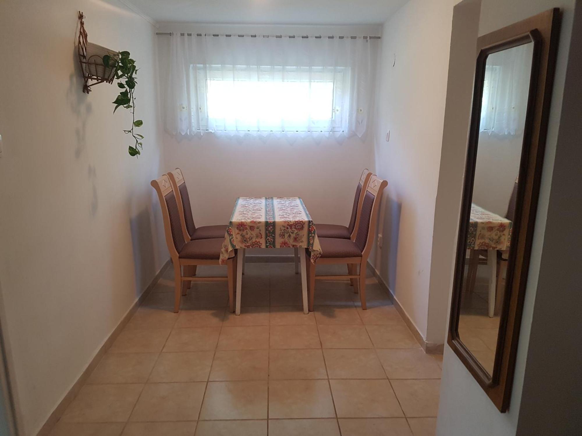 Kriszta Apartmanhaz Apartment Balatonlelle Exterior foto