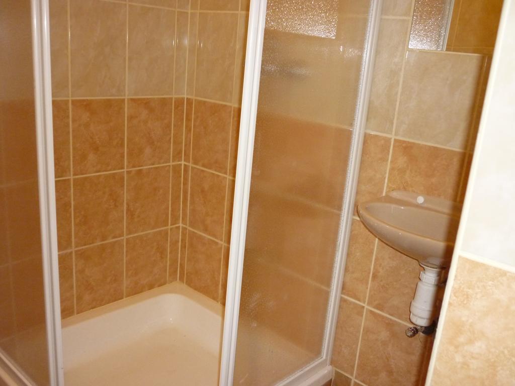 Kriszta Apartmanhaz Apartment Balatonlelle Exterior foto