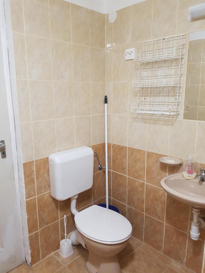 Kriszta Apartmanhaz Apartment Balatonlelle Exterior foto